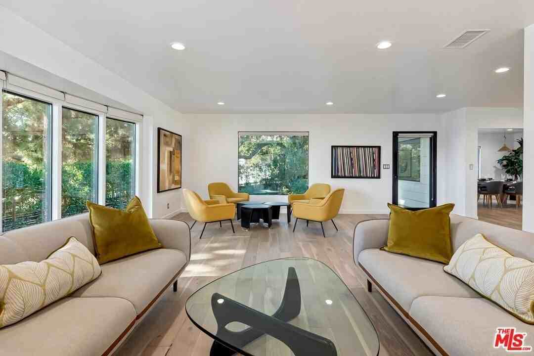 2400 Glendower Avenue - Photo 4 of 28