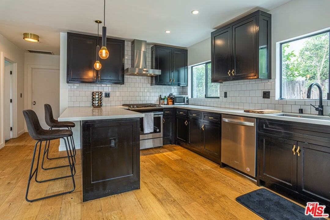 2241 1/2 Harwood St - Photo 2 of 14