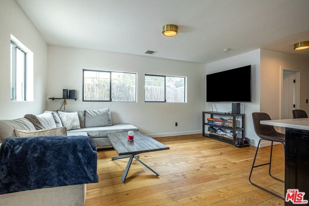 2241 1/2 Harwood St - Photo 4 of 14