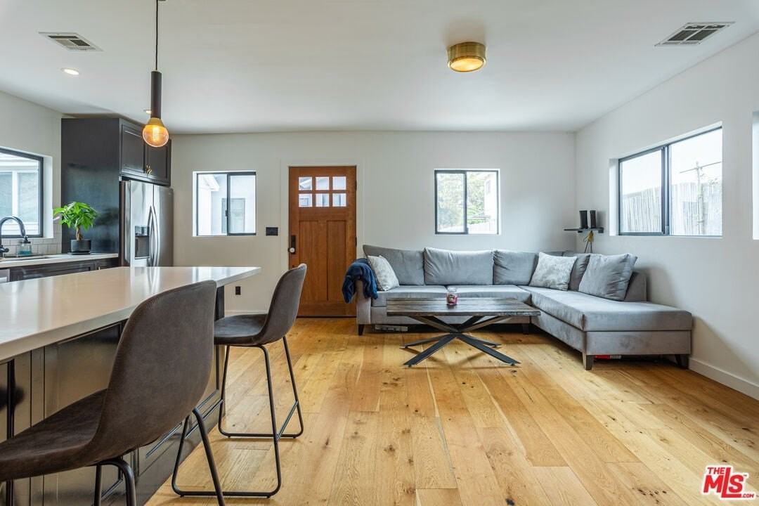 2241 1/2 Harwood St - Photo 5 of 14