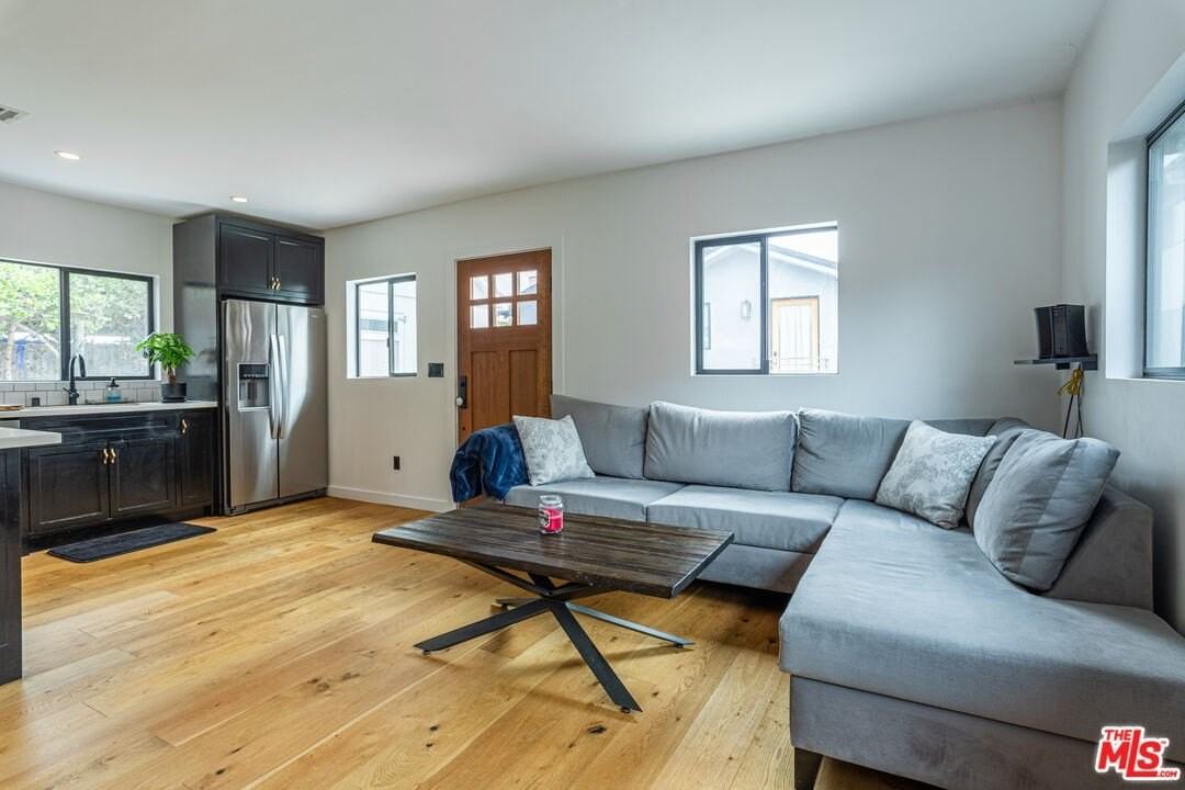 2241 1/2 Harwood St - Photo 6 of 14