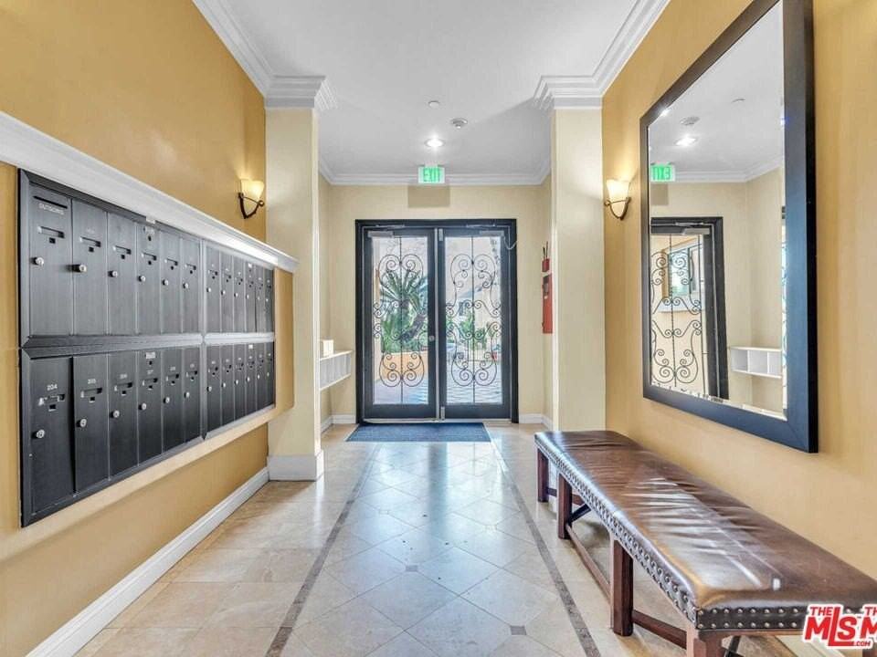 143 North Arnaz Drive #304 - Photo 5 of 39