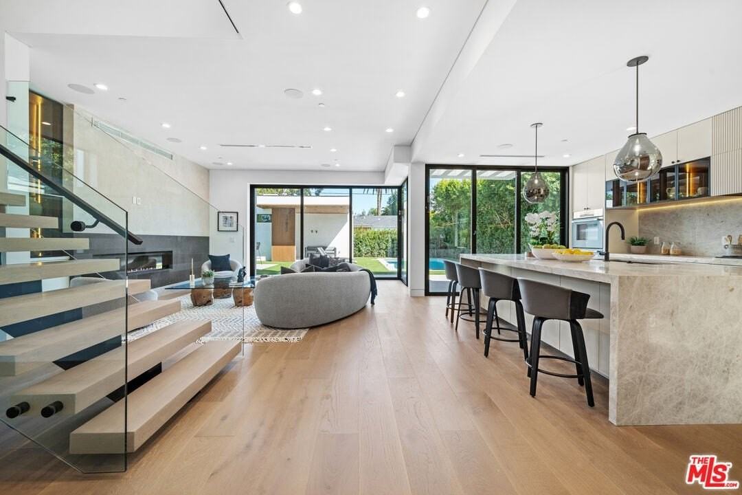 4818 Norwich Ave - Photo 3 of 20