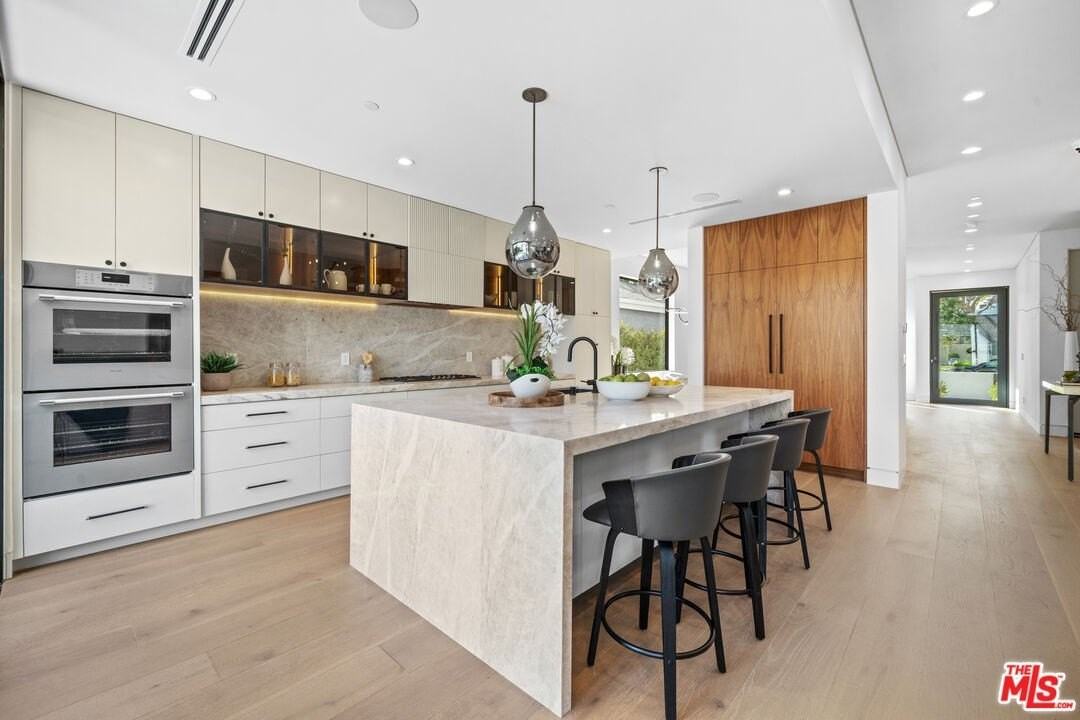 4818 Norwich Ave - Photo 7 of 20