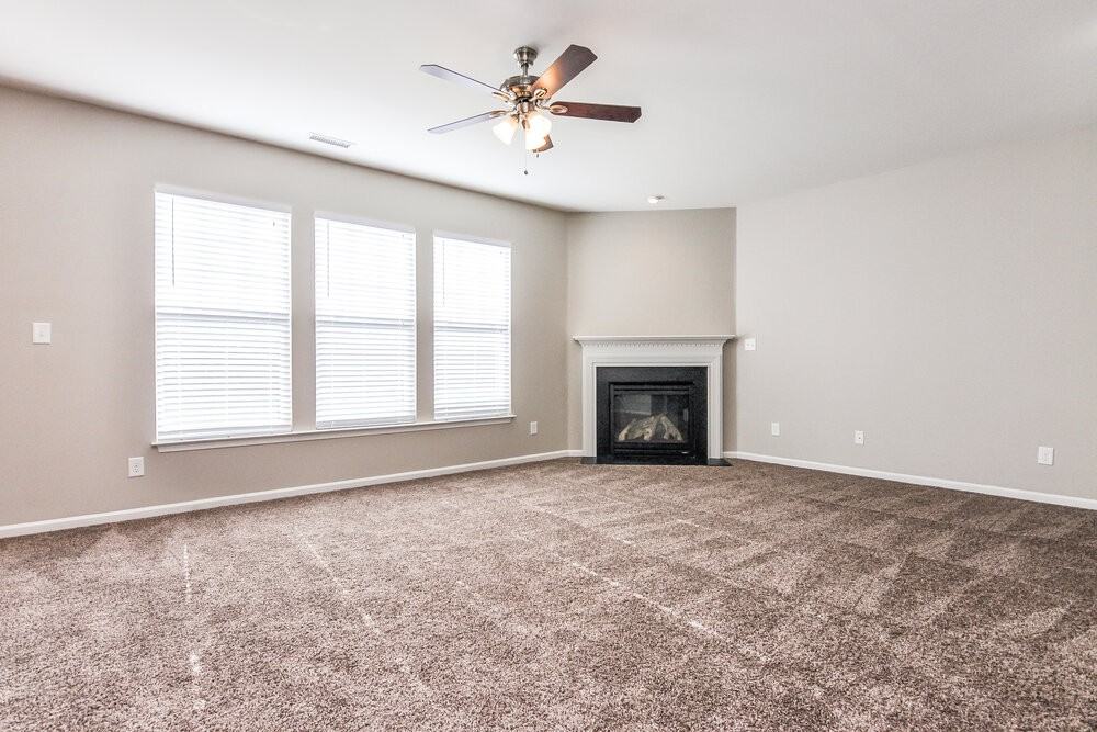 698 Shefford Town Dr - Photo 2 of 14