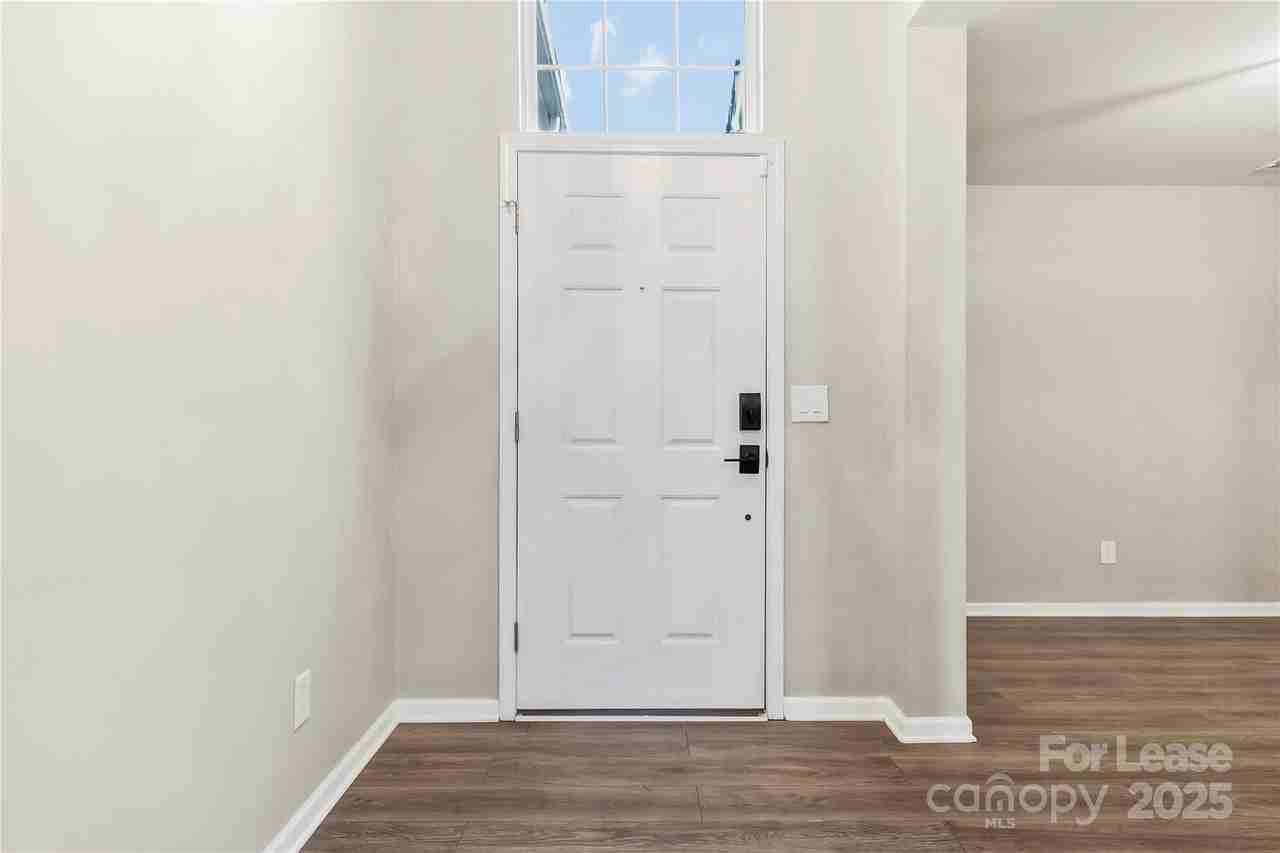 530 Stonehenge Drive - Photo 2 of 28