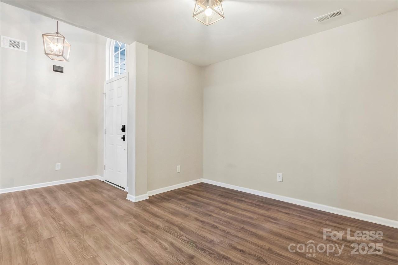 530 Stonehenge Drive - Photo 6 of 28