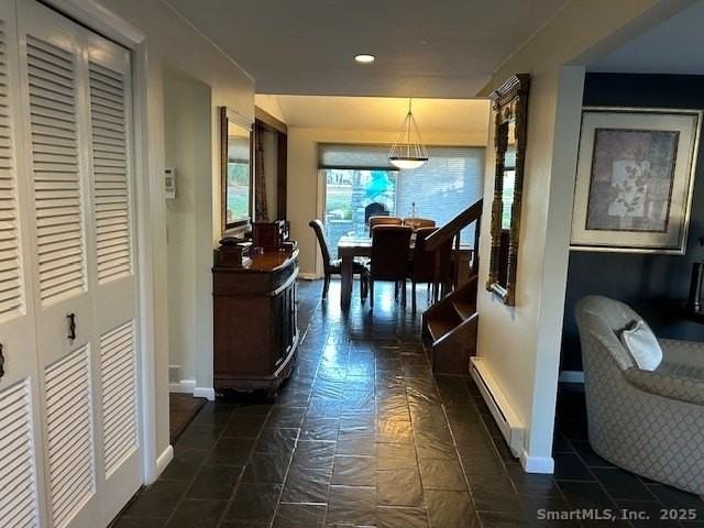 24 Colonial Dr - Photo 3 of 25