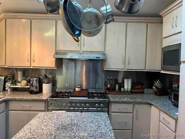 24 Colonial Dr - Photo 7 of 25