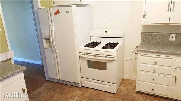 5622 Rocket St - Photo 3 of 10