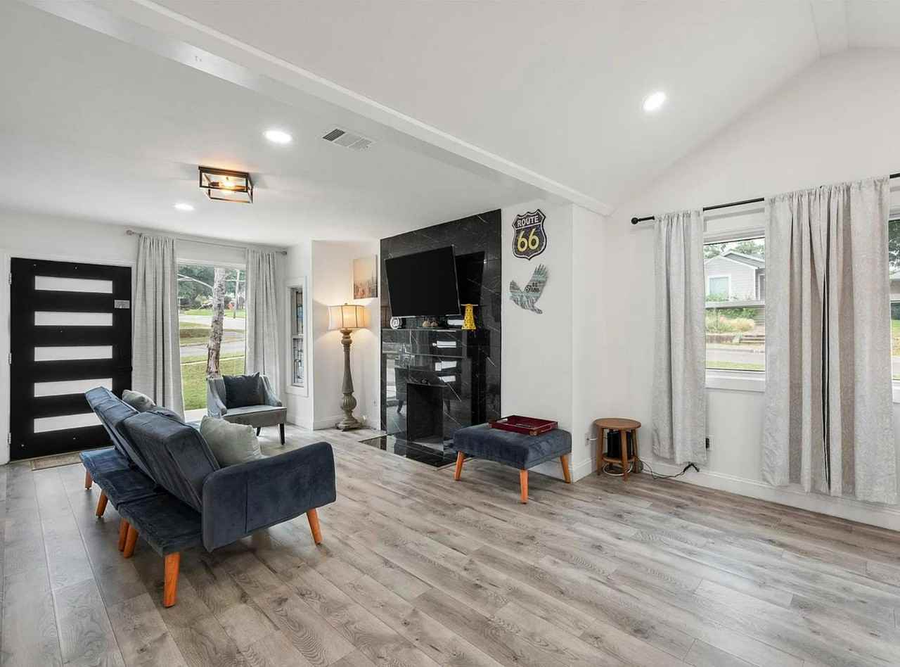 West Brooklyn Avenue - Photo 6 of 20