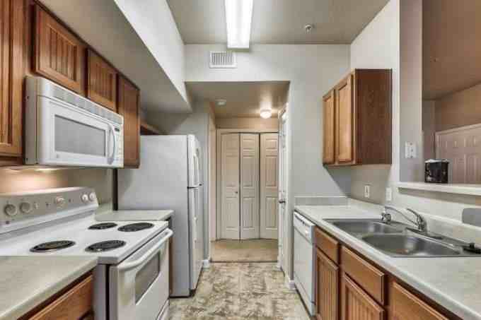 9345 East US Highway 290 - Photo 3 of 10