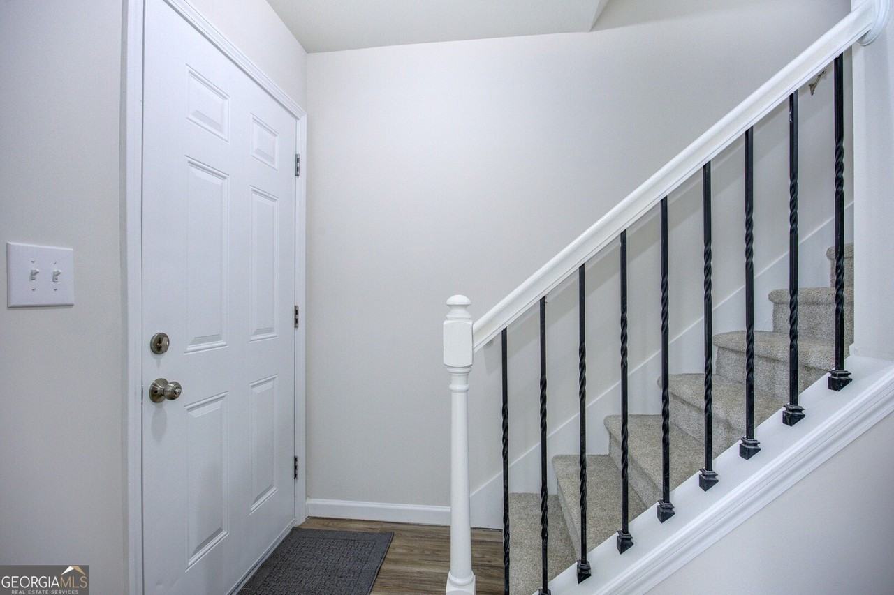 2340 Beaver Ruin Rd Apt 15 #15 - Photo 5 of 27