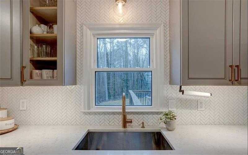 1201 Holly Hills Dr Sw - Photo 7 of 37