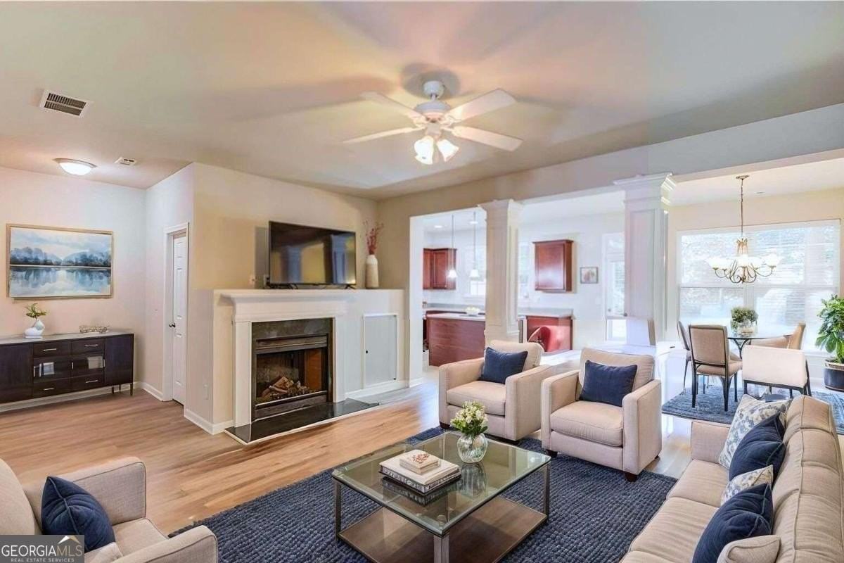 2656 Pierce Brennen Ct - Photo 2 of 13