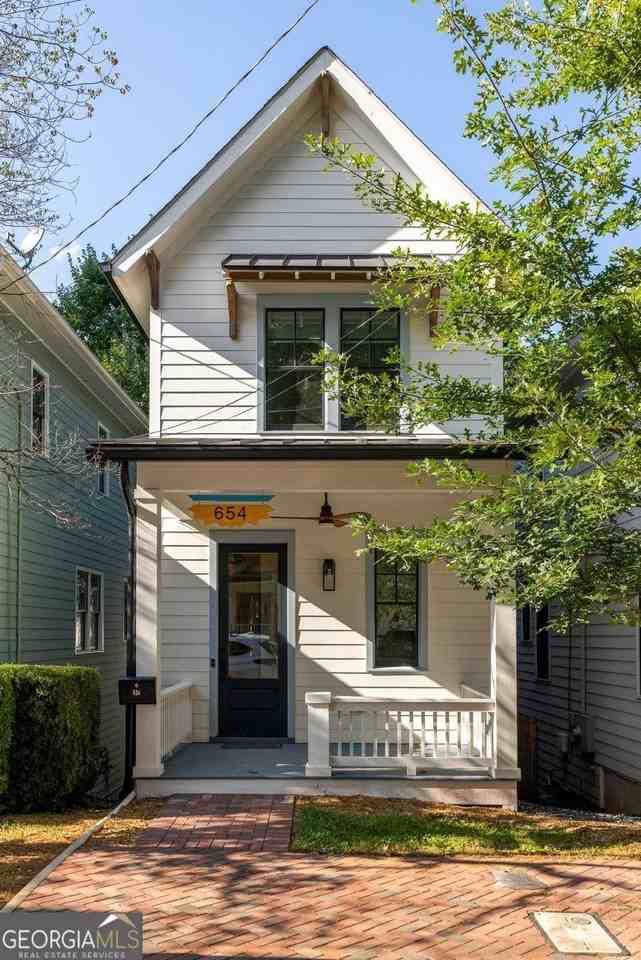 654 Woodward Ave Se - Photo 2 of 30