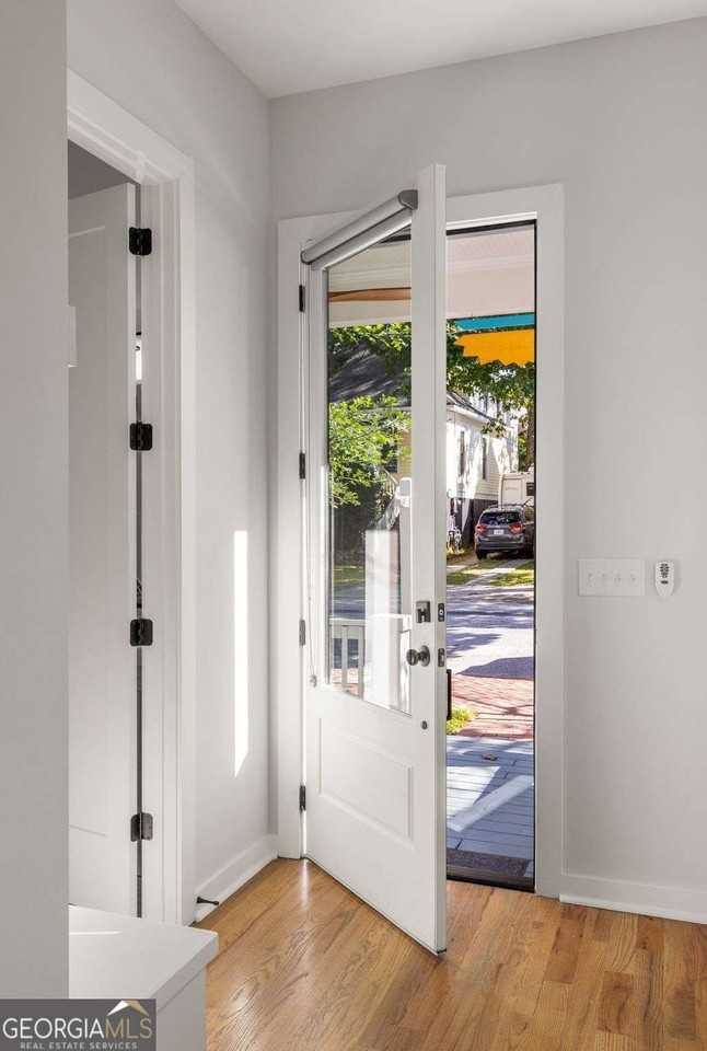 654 Woodward Ave Se - Photo 3 of 30