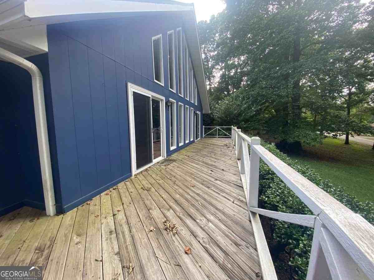 522 Capri Drive - Photo 3 of 46