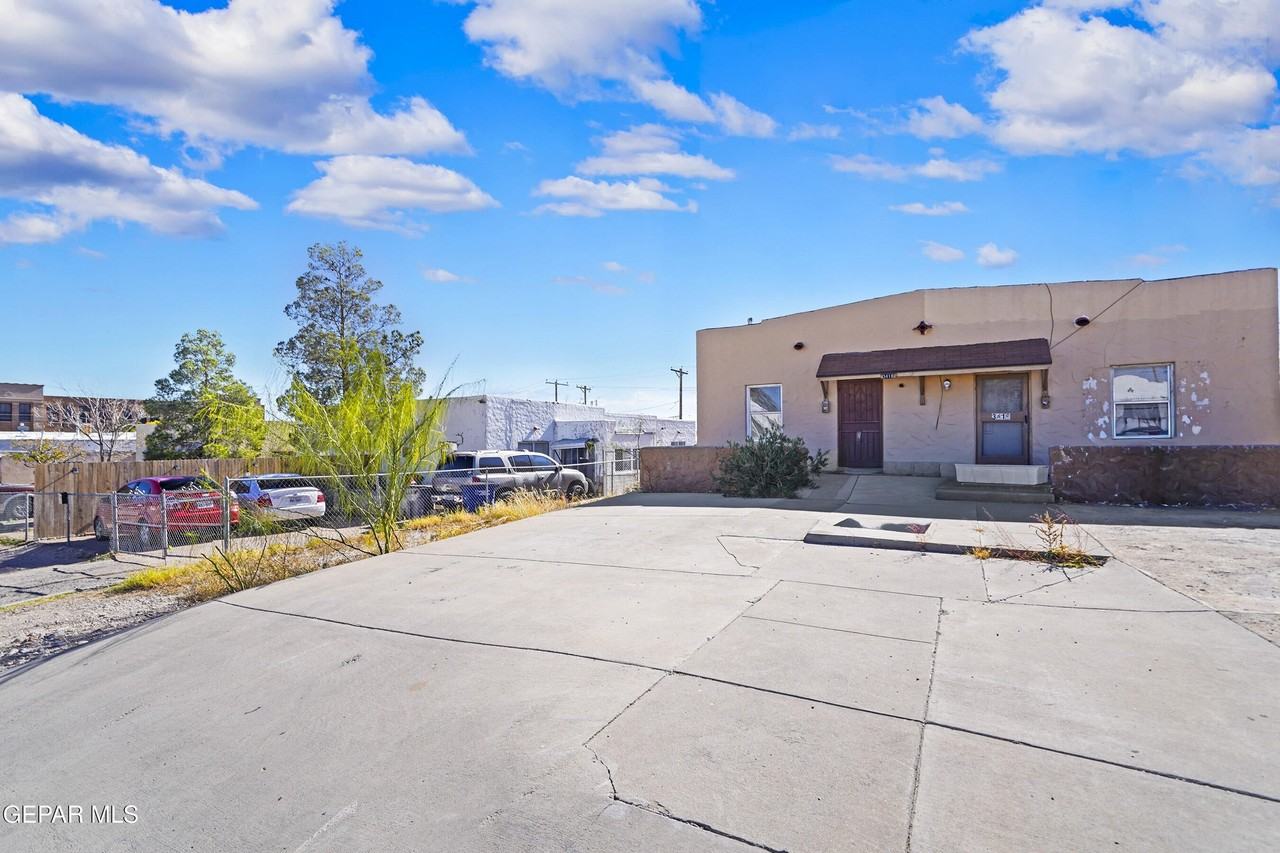 3418 Frankfort Ave - Photo 3 of 29