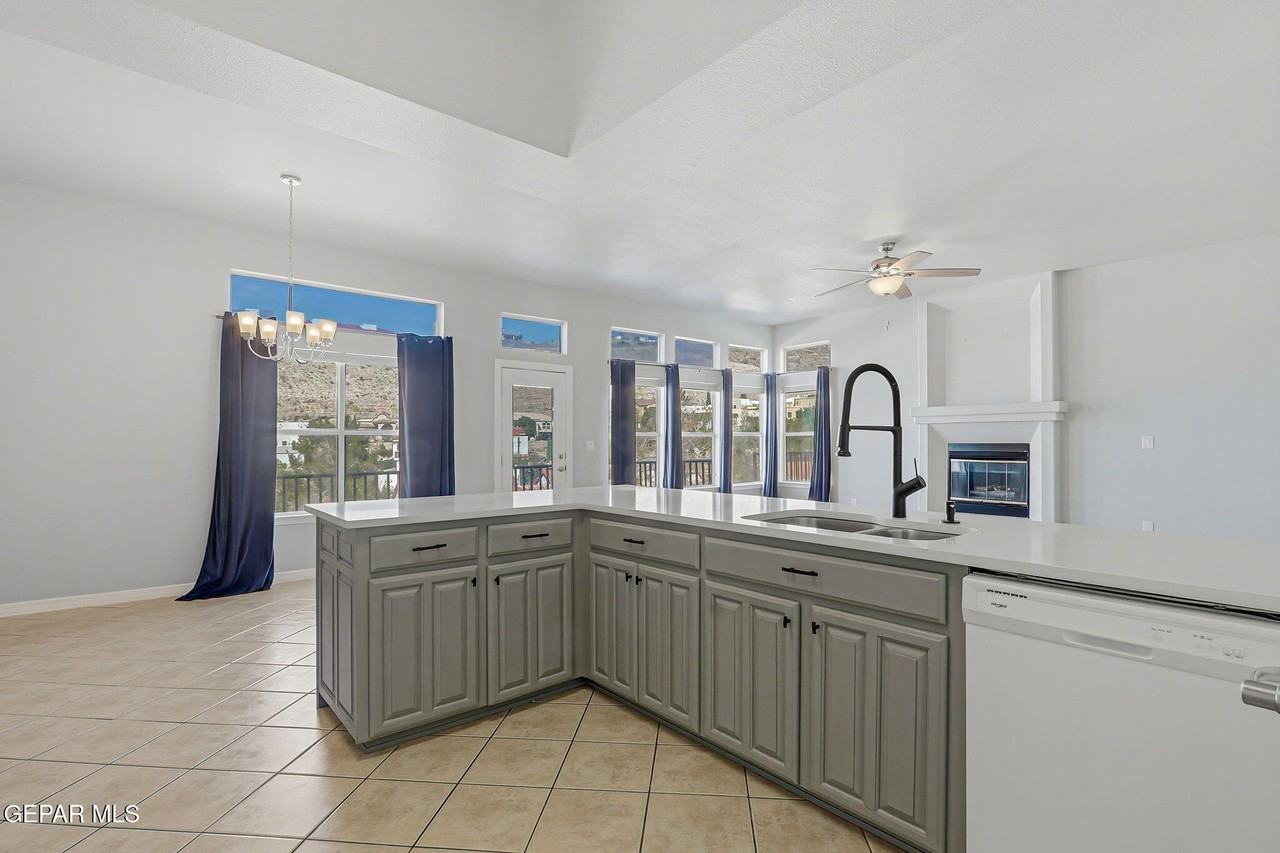 4717 Excalibur Dr Unit B #B - Photo 5 of 41