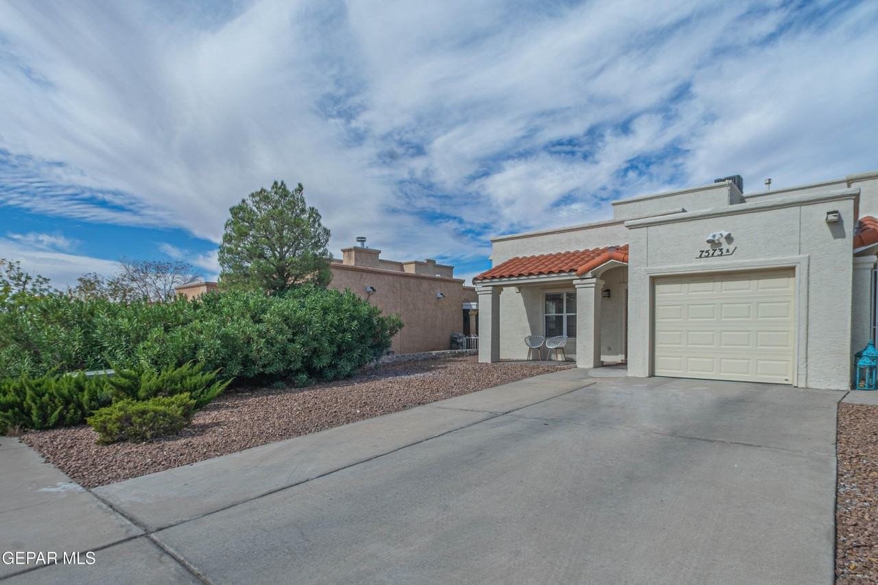 7573 Le Conte Dr Apt A #A - Photo 3 of 27