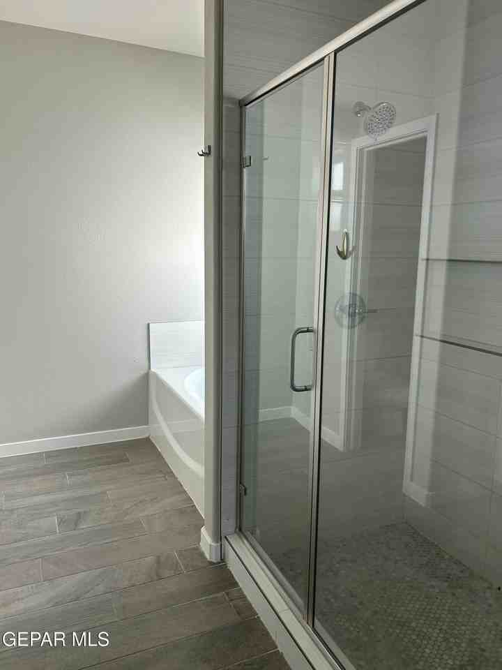 10608 Hidden Palm Place - Photo 4 of 15