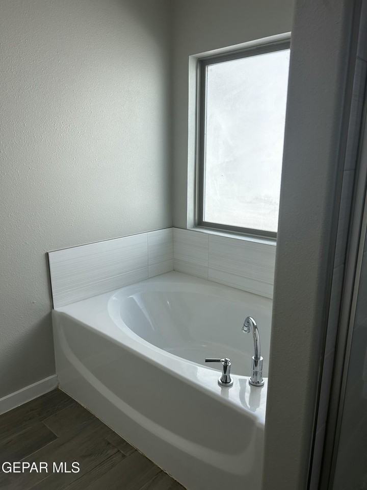 10608 Hidden Palm Place - Photo 7 of 15