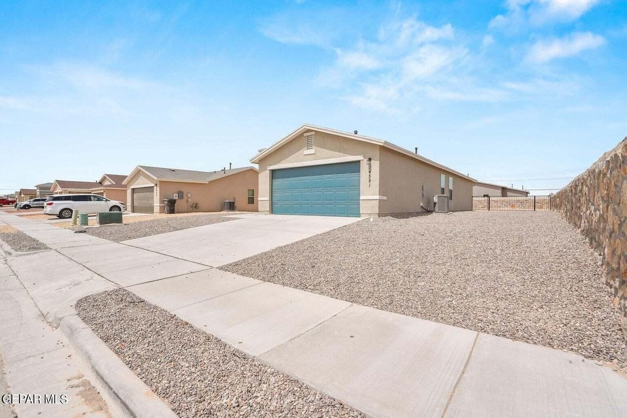 14581 Firewheel Ave - Photo 2 of 35