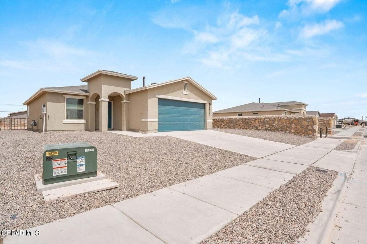 14581 Firewheel Ave - Photo 3 of 35