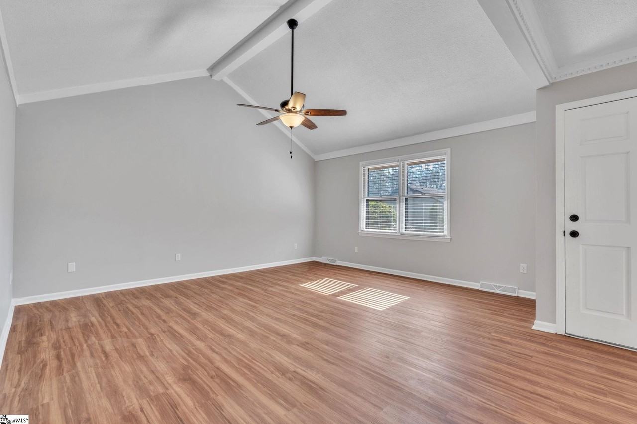 100A Sunningdale Ct - Photo 4 of 22