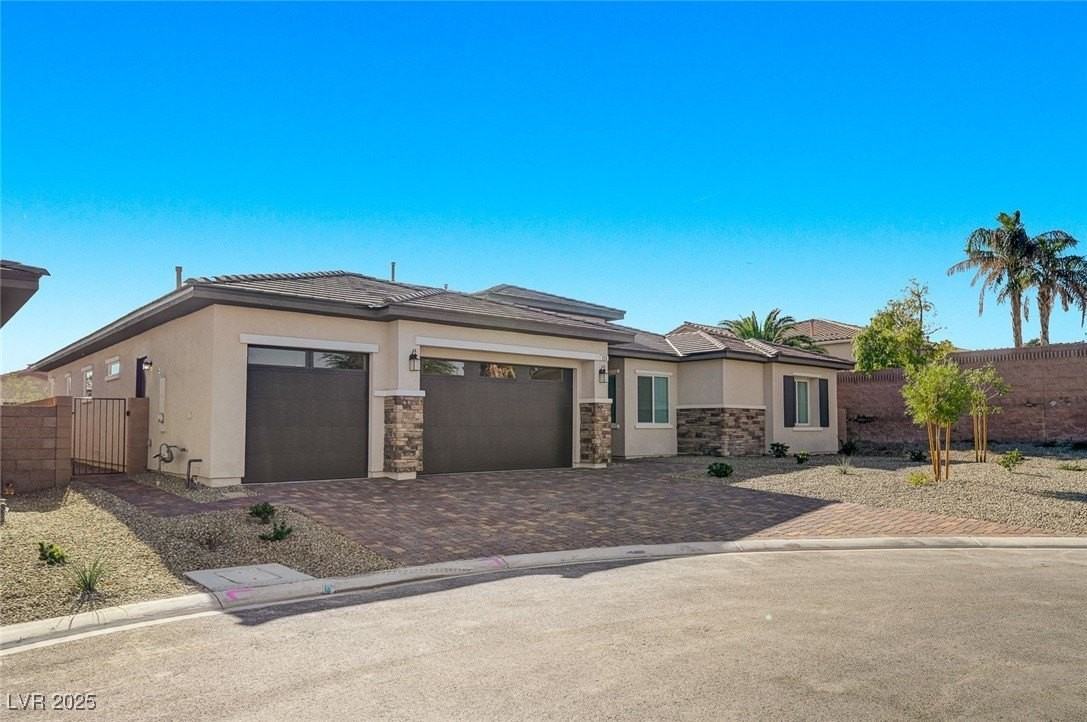 555 Jerry Bird Ct - Photo 3 of 48