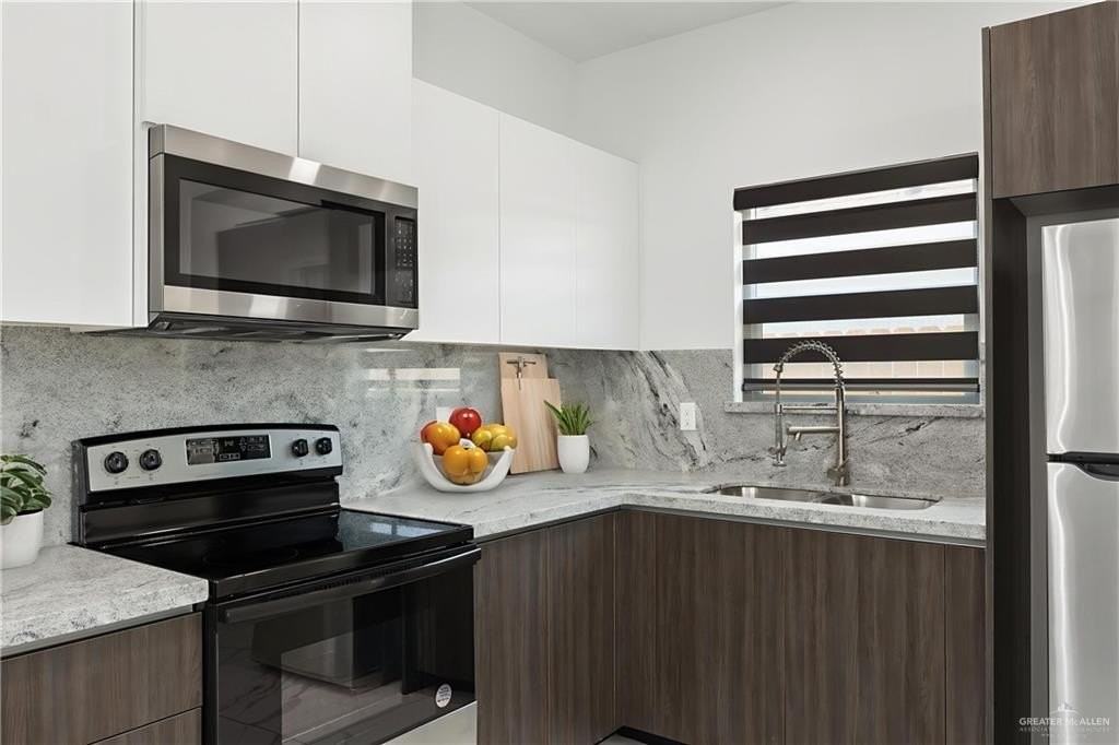 1409 S Yankton St #3 - Photo 4 of 9