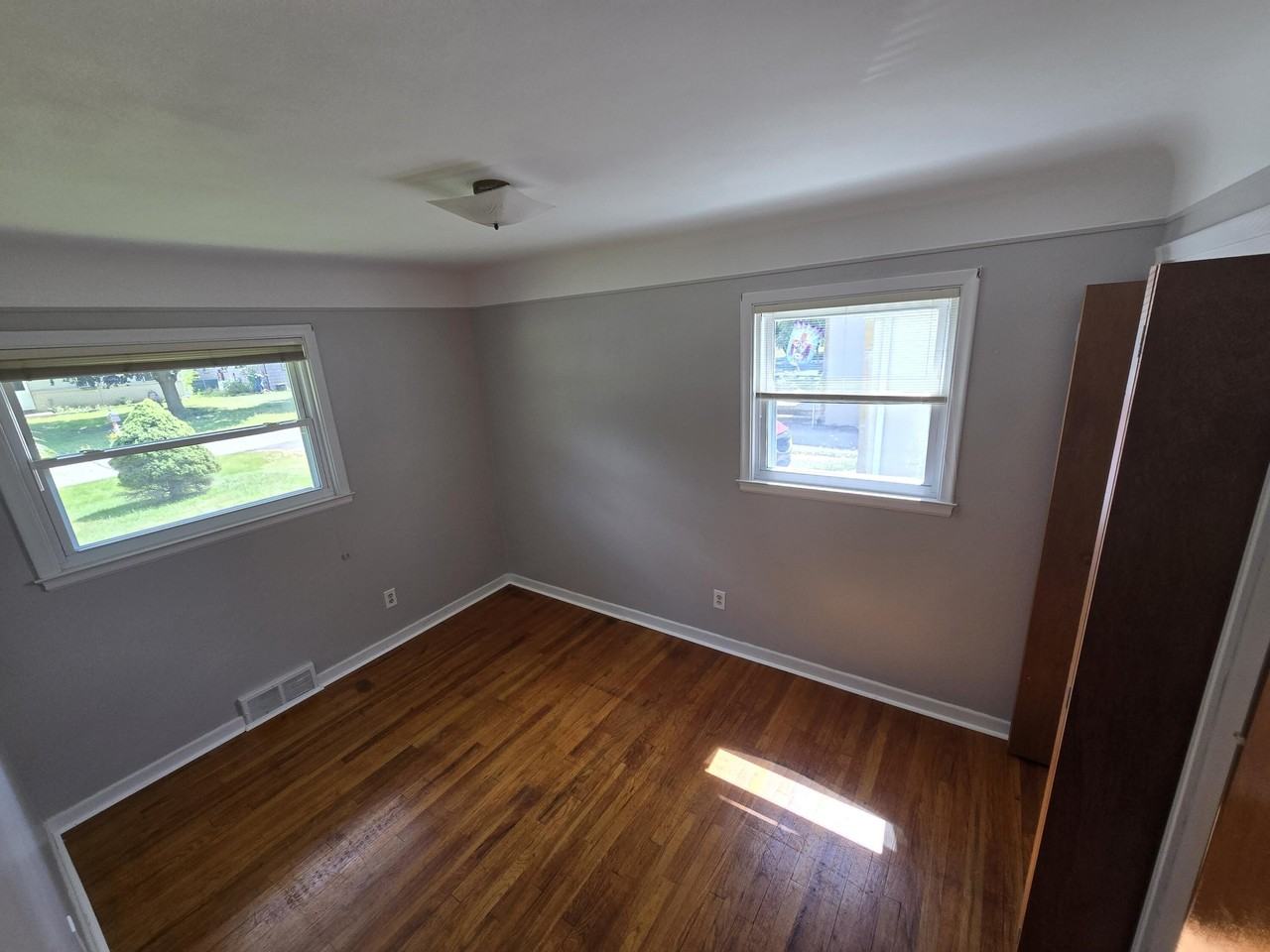 15935 Foch St - Photo 5 of 21