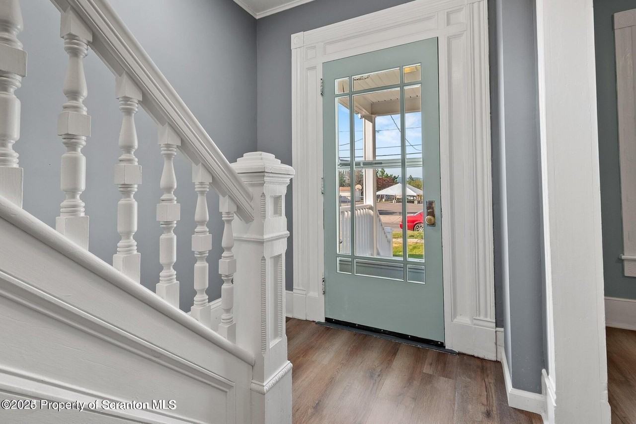 724 Electric Street - Photo 2 of 17