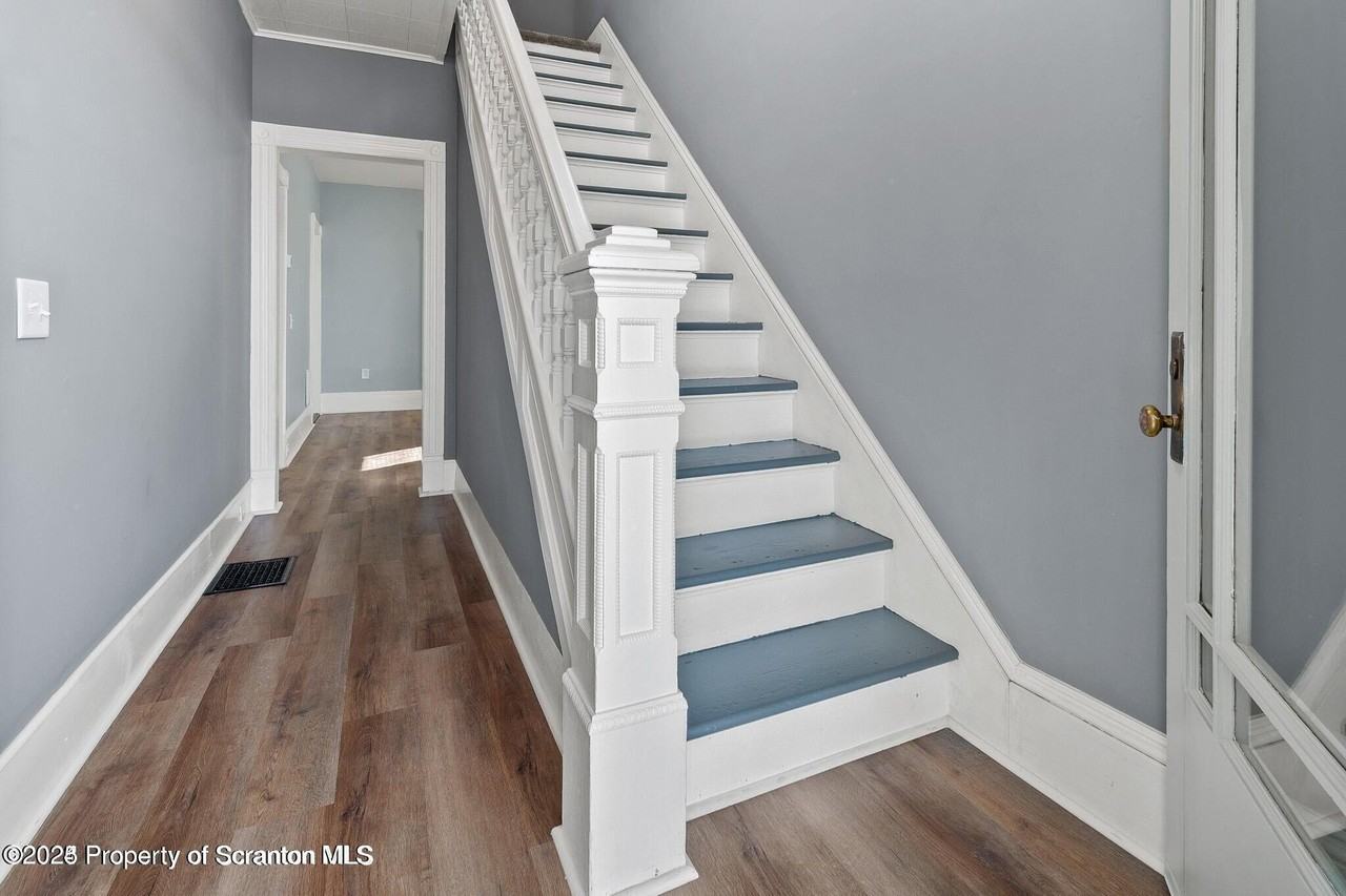 724 Electric Street - Photo 3 of 17