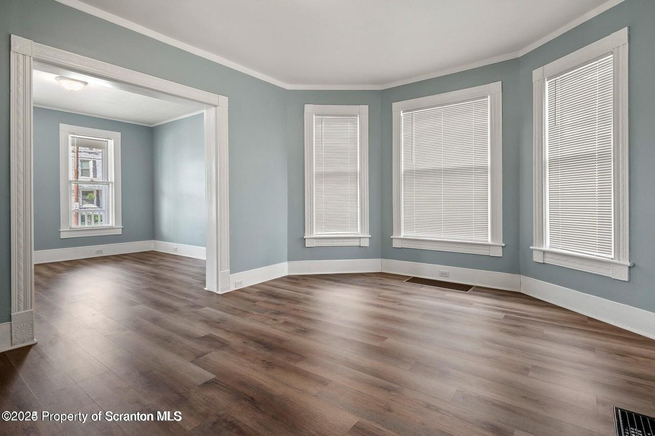 724 Electric Street - Photo 5 of 17