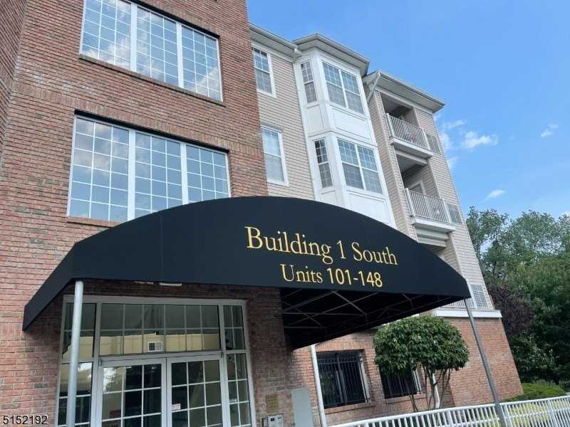 132 Cory Ln - Photo 2 of 33