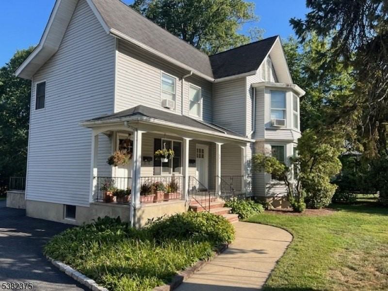 307 Walnut Avenue - Photo 2 of 11