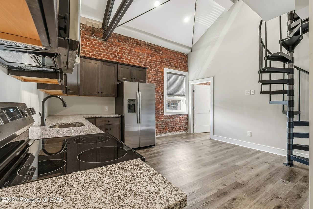 13 Kennedy St - Photo 6 of 23