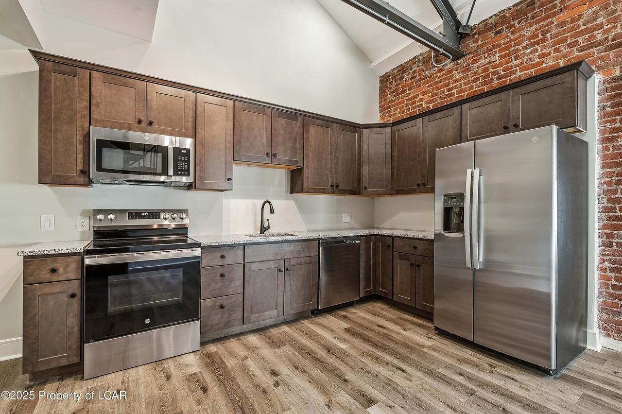 13 Kennedy St - Photo 7 of 23