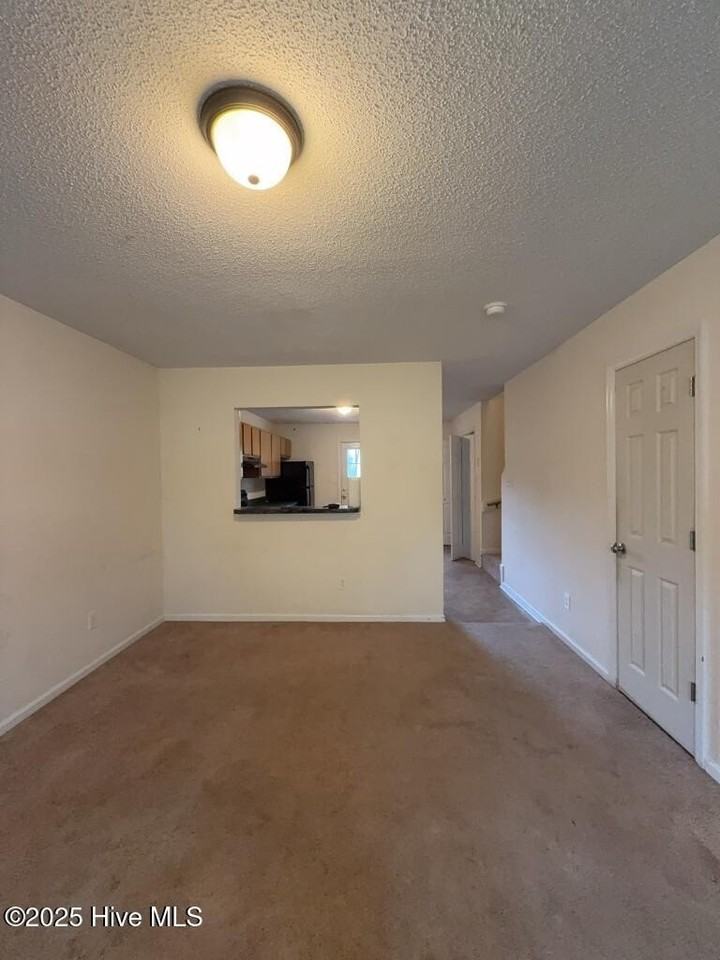 1967 W Brandymill Ln - Photo 2 of 12