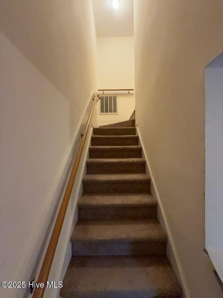 1967 W Brandymill Ln - Photo 6 of 12