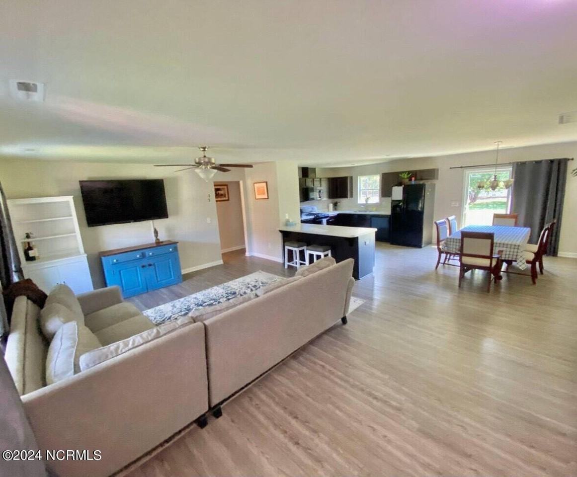 146 Wooster Rd - Photo 2 of 21