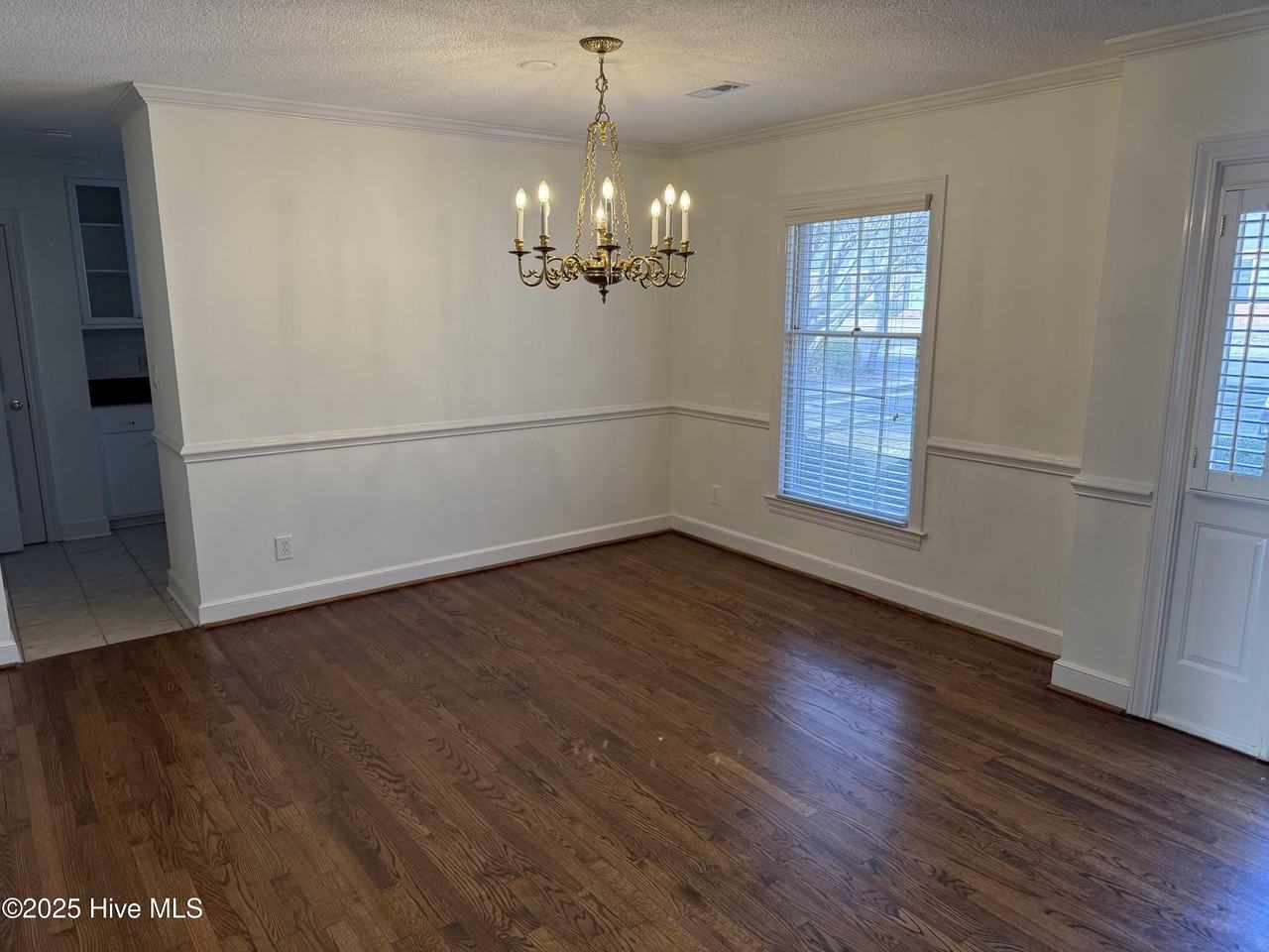 809 Greenbriar Rd - Photo 5 of 10