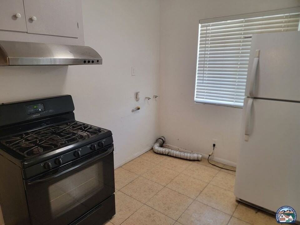 162 W Alamo St - Photo 7 of 11