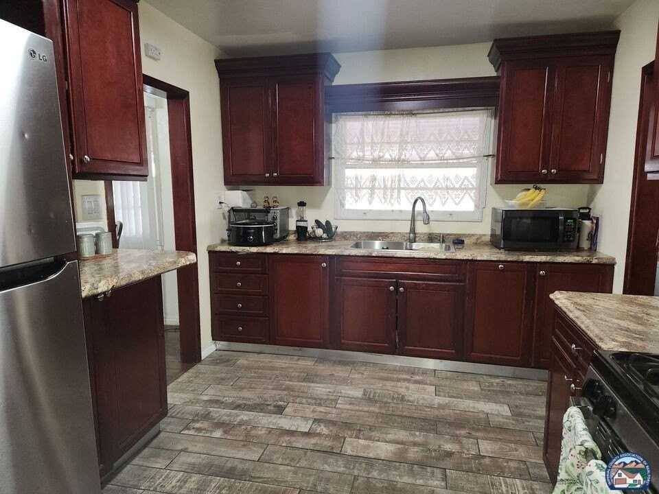 154 C St - Photo 5 of 15