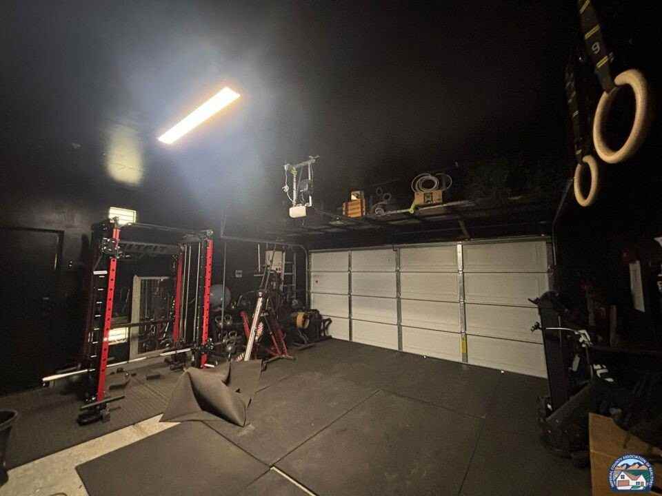 2512 Vista Del Mar Ln - Photo 2 of 13