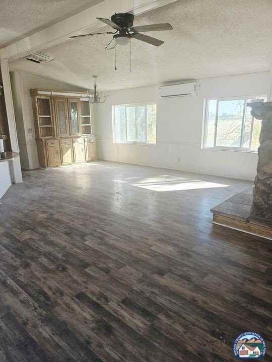 1202 North Imperial Avenue - Photo 3 of 14