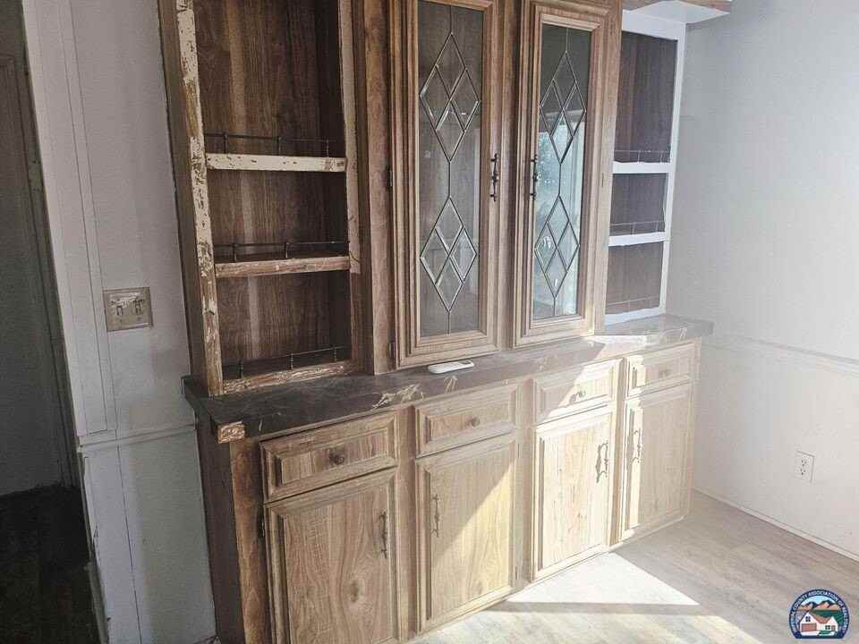 1202 North Imperial Avenue - Photo 5 of 14