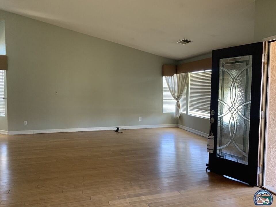 587 Wild Rose Lane - Photo 6 of 11